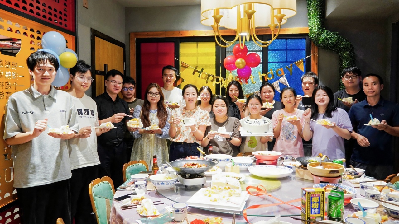 定格笑脸，，共享甜蜜|2025年上半年员工生日会温馨回顾